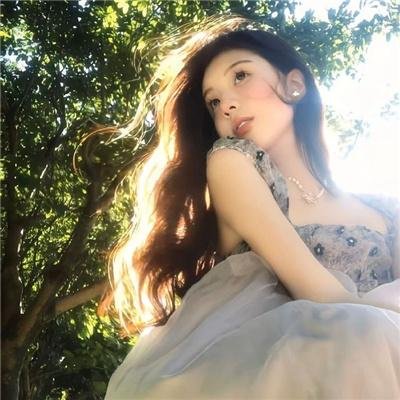 蜜桃女孩
